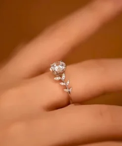 Bague avec une pierre Gabrielle