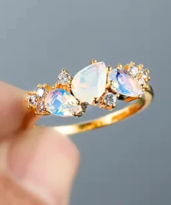 Gouden ring met maansteen