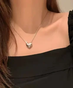 Alternative view of Collier coeur argent Héloïse