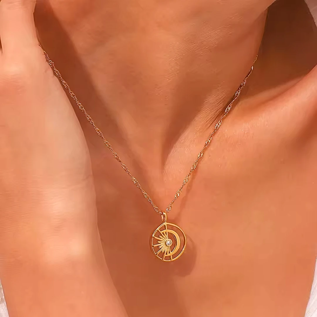 Romane zon en maan ketting