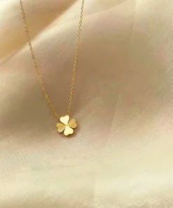 Alternative view of Collier trefle or Victoire