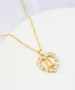 Alternative view of Ketting met Maria medaillon